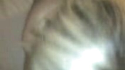 Me gusta acariciar a mi hija dormida