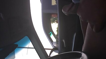Antes del trabajo, estiró el coño de su esposa