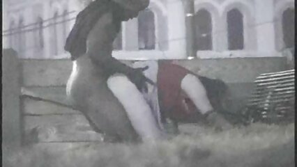 Maldición, ella tiene las mismas bragas que yo.