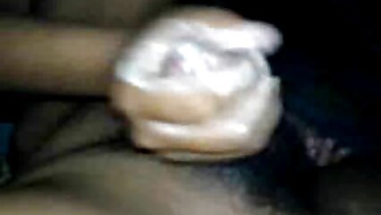 Acto sexual violento con una joven pareja excitada