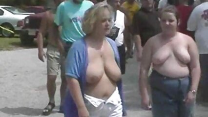 Sexy Madame deja caer su culo sobre su gran polla